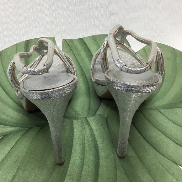 Gianni Bini Beautiful Silver Heels - Picture 9 of 10